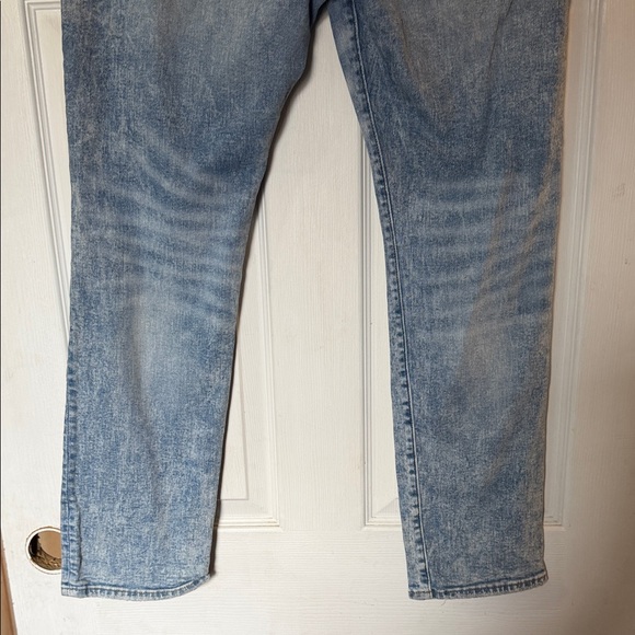 Men's Distressed Blue Jeans - Picture 5 of 9